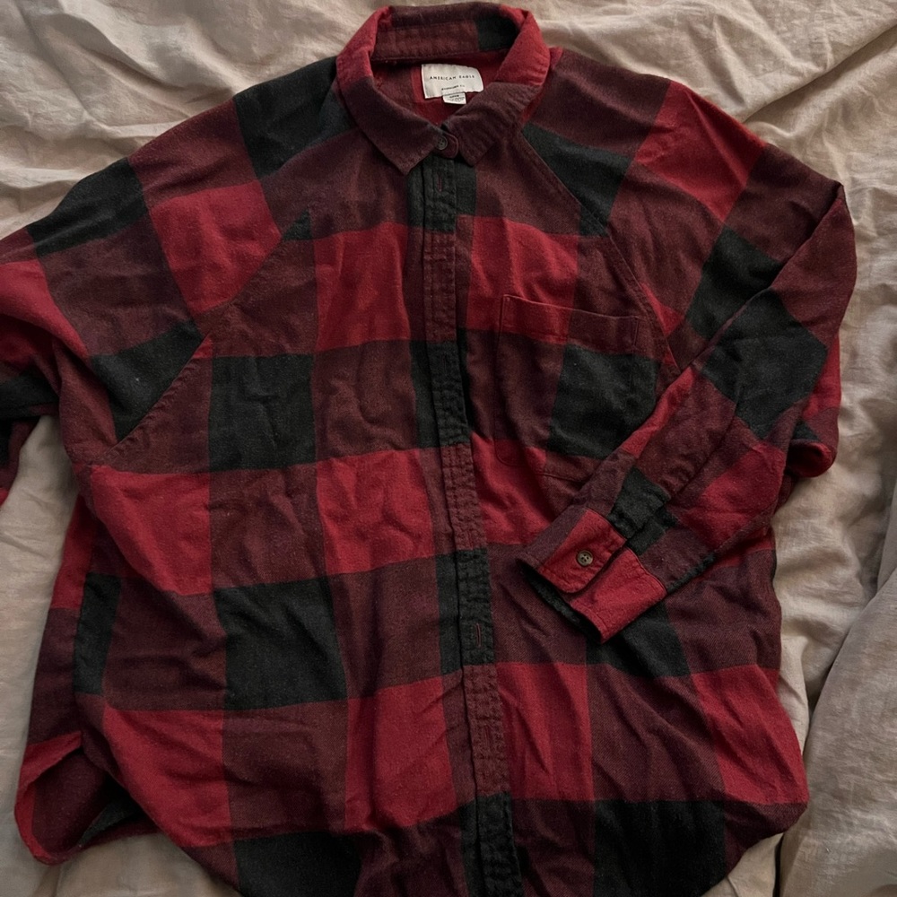 great staple to have! it’s super soft and cozy ♥️🤍 in great condition